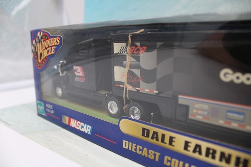 Dale Earnhardt #3 Diecast 1:64 Collector Trailer Rig 2000 Winners Circle NIB - Picture 5 of 5