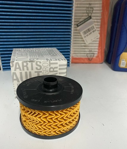 KIT TAGLIANDO ORIGINALE RENAULT CAPTUR II CLIO V 1.0 1.3 TCE 4L CASTROL GTX 5W30 - Foto 2 di 5