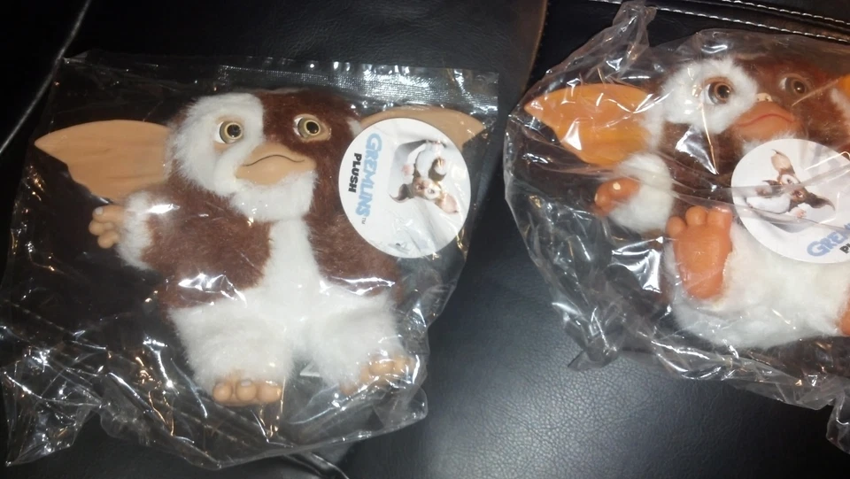 NECA GREMLINS MUÑECA GREMLIN JUGUETE MOGWAI CARA SONRIENTE ARTILUGIO PELUCHE 6" **NUEVO Foto 2 de 3