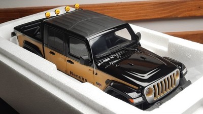 AUKTION JEEP GLADIATOR HONCHO 2021  1:18 GT SPIRIT OVP TOP