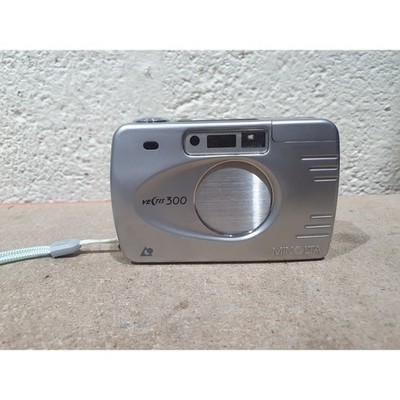 Minolta Vectis 300 APS analoge Kamera 24-70mm Zoomobjektiv integrierter Blitz Autofokus