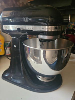 KitchenAid Artisan 4.5qt Stand Mixer Black 10-Speed Stainless Bowl & Whisk