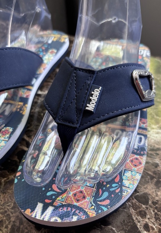 Modelo Mexican Beer Flip Flops Size S 5/6 Brand New Never Worn Bottle Opener