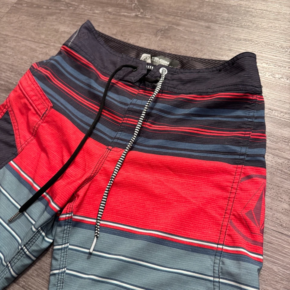 Volcom Board Shorts Mens 26 Modtech Water Repellent Surf Outdoor Multicolor - Image 2 of 4