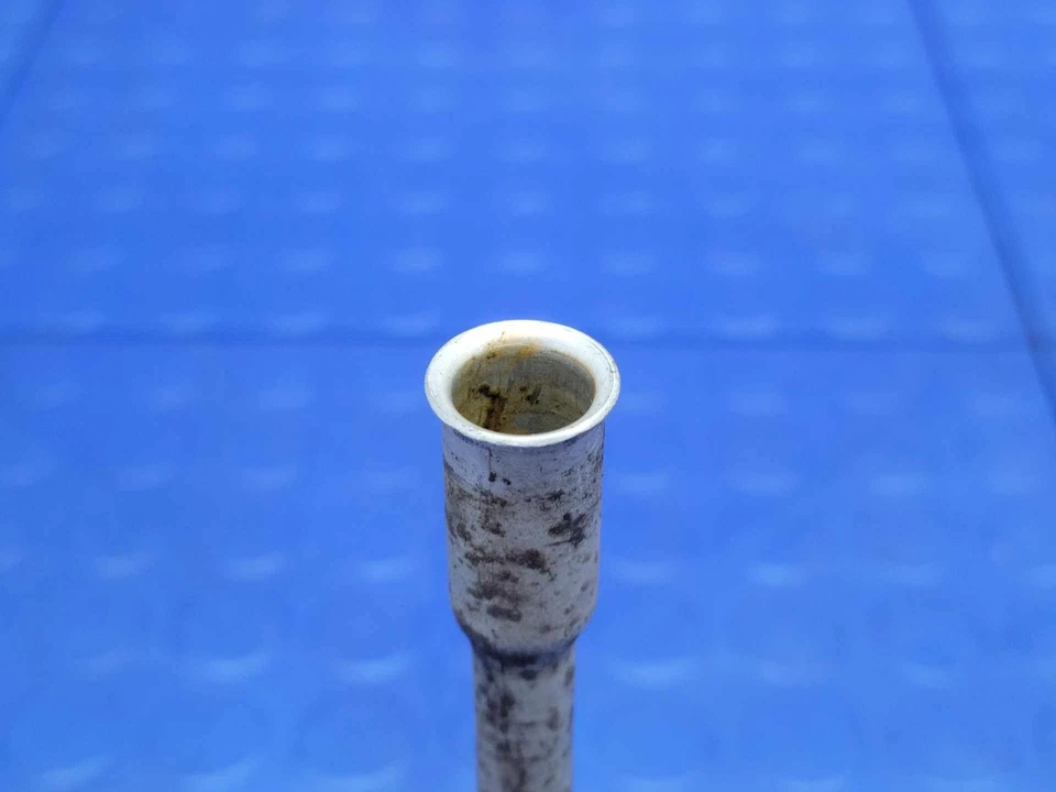 Manguera líquida aire acondicionado 95-97 Mazda B2300 B3000 B4000 OEM ZZM261461 Foto 2 de 4