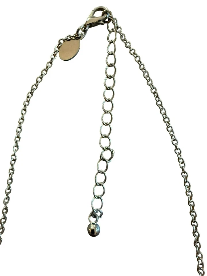 American Eagle Outfitters 银色三三角吊坠项链带犀牛 — 第 3/4 张图片