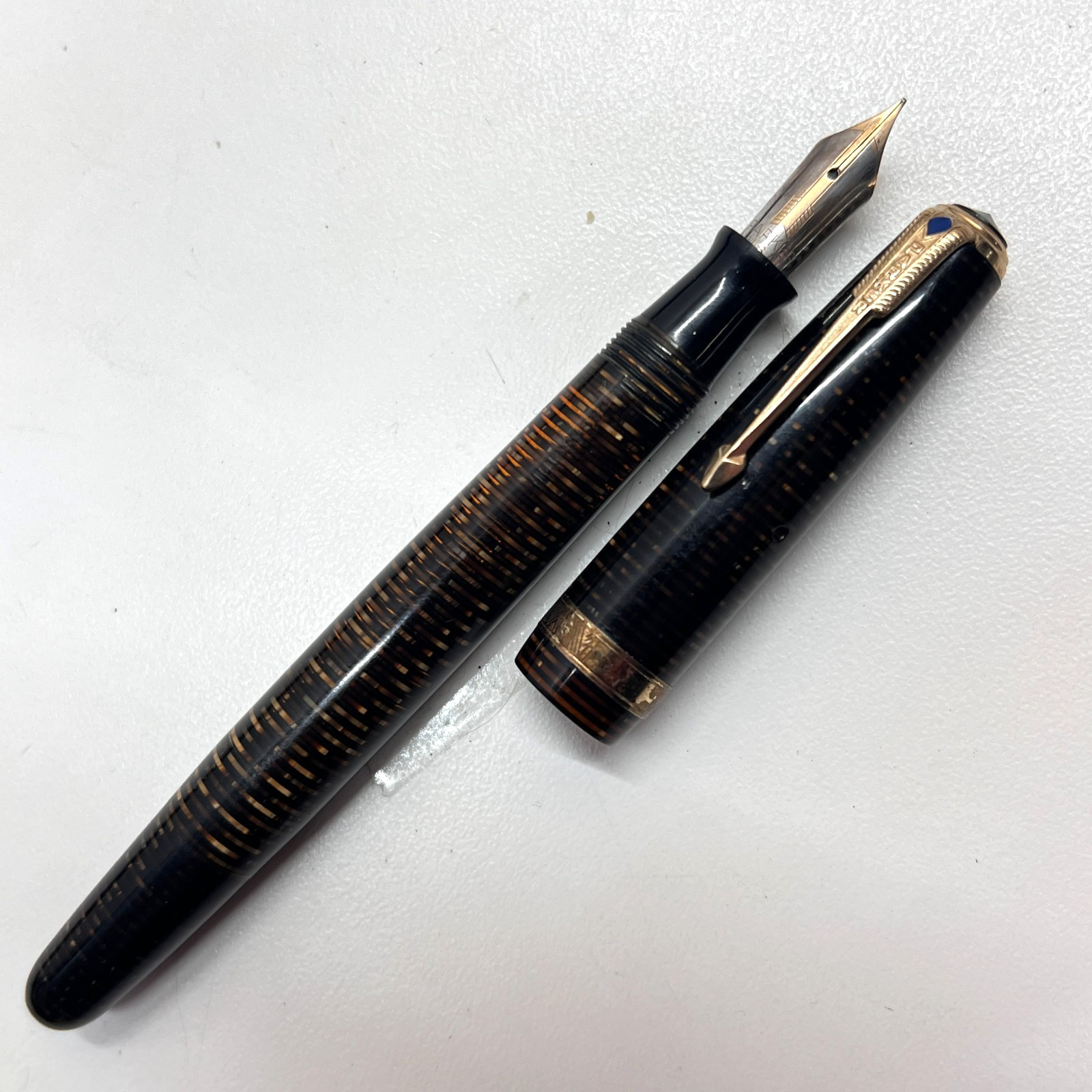 PARKER Vacumatic Major Blue Diamond Golden Brown Pearl Fountain Pen Gold F NIB