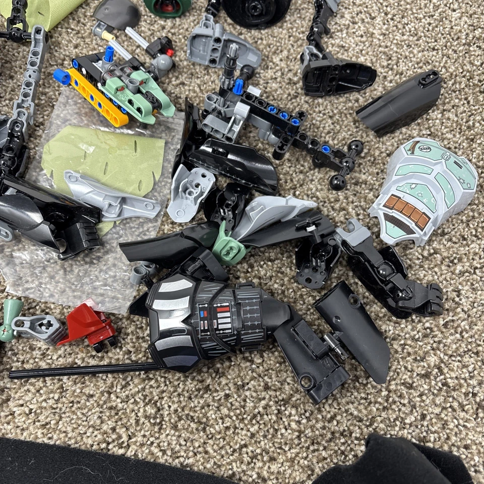 Lego Star Wars Bionicle PARTS LOT - Image 4 of 4