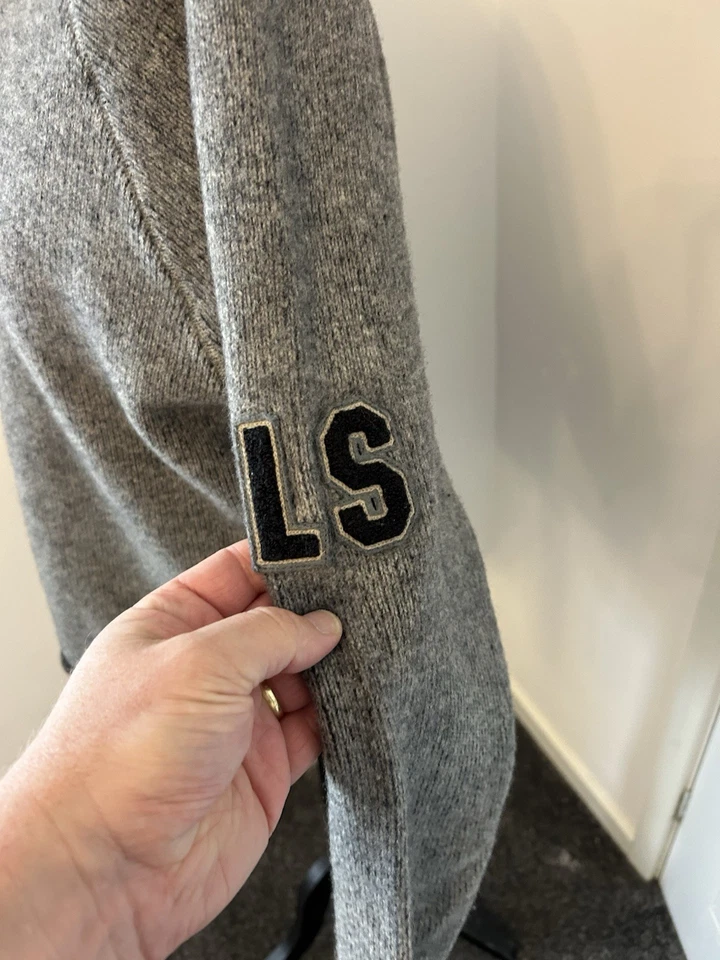 Jersey de lana de cordero con lengüeta roja Levis grande L cuello redondo logotipo de brazo LS vintage Foto 3 de 4