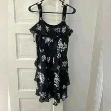White House black market floral ruffled dress size 2