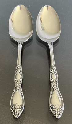 Oneida Wm. A. Rogers stainless Huntington 2 serving spoons 8 1/8'' NM polished