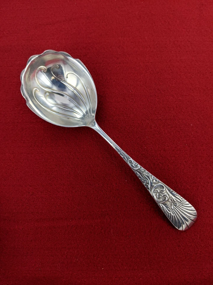 Antigua cuchara Frank M. Whiting Palm 1887 plata esterlina bayas con monograma Foto 3 de 4