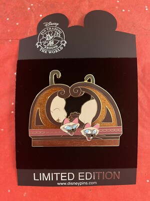 JUMBO Disney Shopping SI & AM Lady & The Tramp 2009 RARE LE 300 Pin