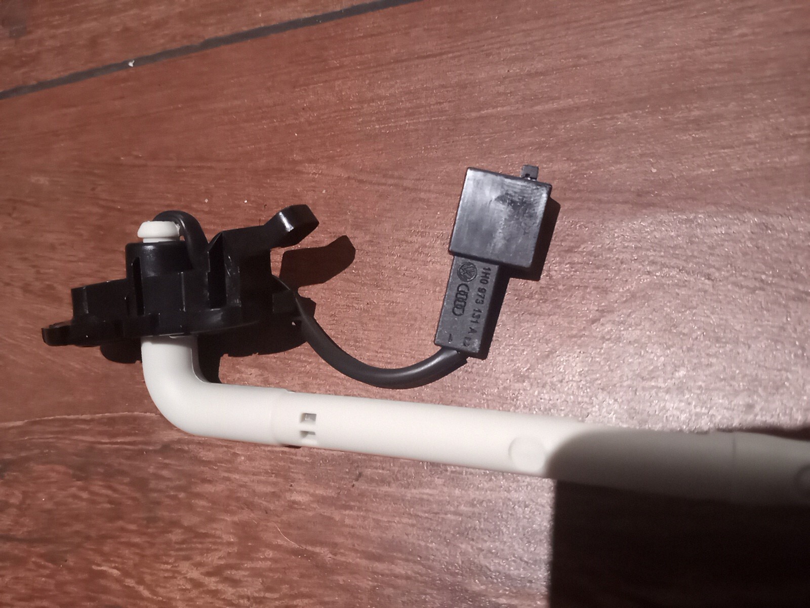 Bentley  OEM Sun Visor Mount LH 3w0 857 583 F51v 