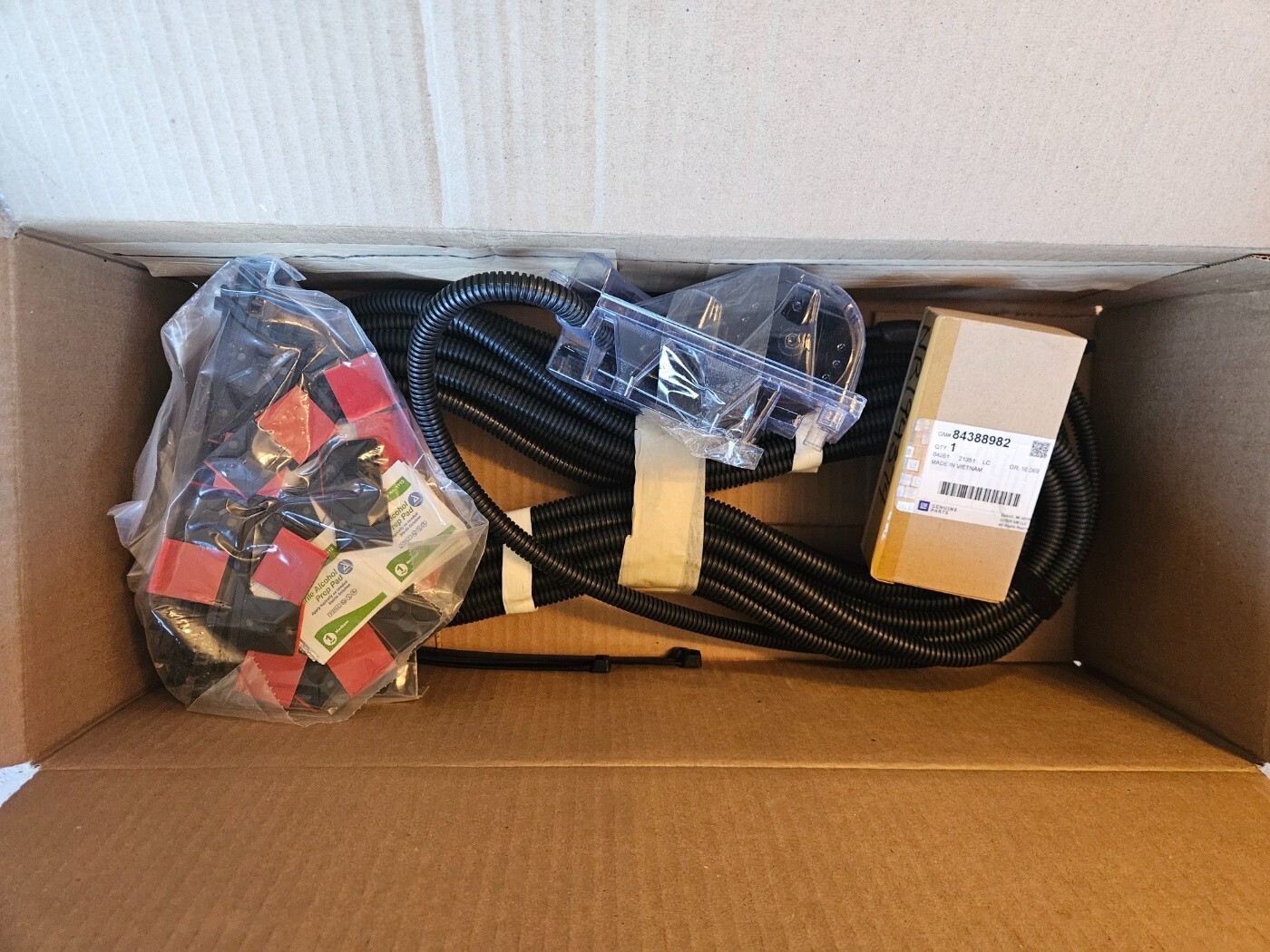 GMC/CHEVY Rear Trailer Camera Kit Part Number 84876819 eBay