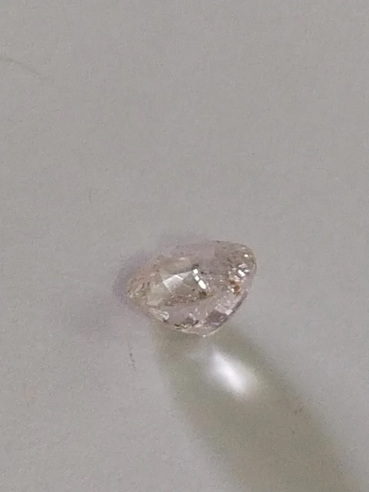 Piedra preciosa aguamarina corte tintado transparente y rosa. ¡Piedra preciosa genuina! Foto 3 de 4