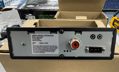 Uniden Bearcat 880 40 Channel CB Radio - Zdjęcie 4 z 7