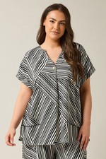 Image of Evans Curve Women's Plus Size Button Front Short Sleeve Blouse
