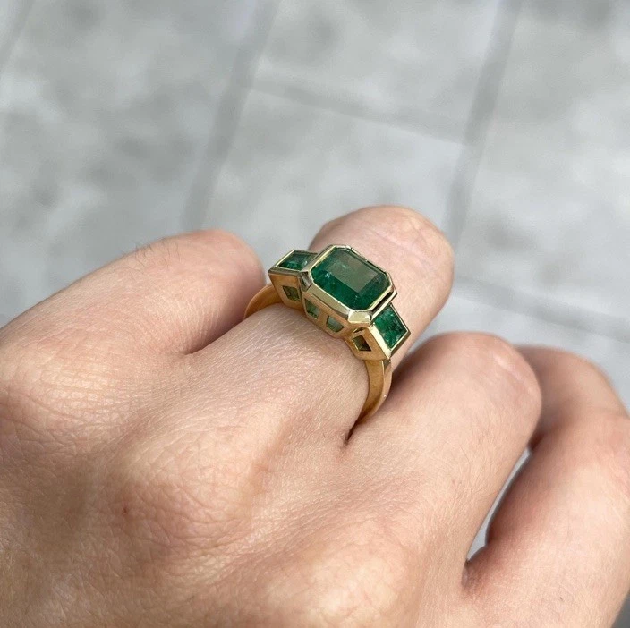 Кольцо из чистого желтого золота 14 карат с натуральным изумрудом - Изображение 3 из 4
