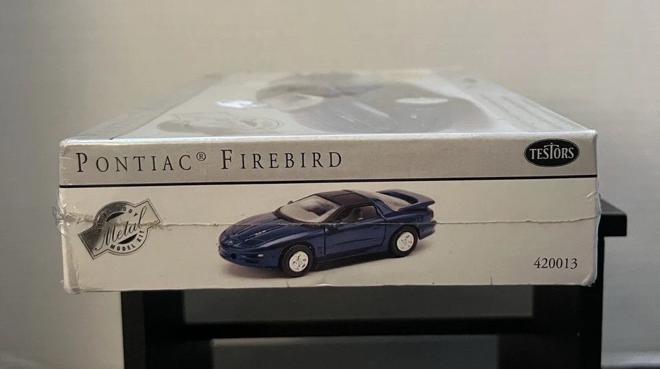 (NUEVO) Testors 1998-2002 Pontiac Firebird Trans Am WS6 Ram Air 1:43 Diecast Metal Foto 3 de 3