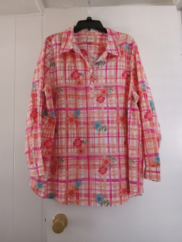 Blair Shirt Womens Size 2XL Pink Orange Check Floral 4 Buttons Down Top. NWT 