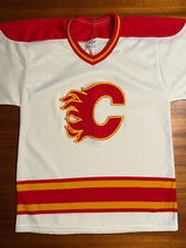 Vintage Calgary Flames Hockey Jersey Men's Small Made in Canada 1980s CCM Maska