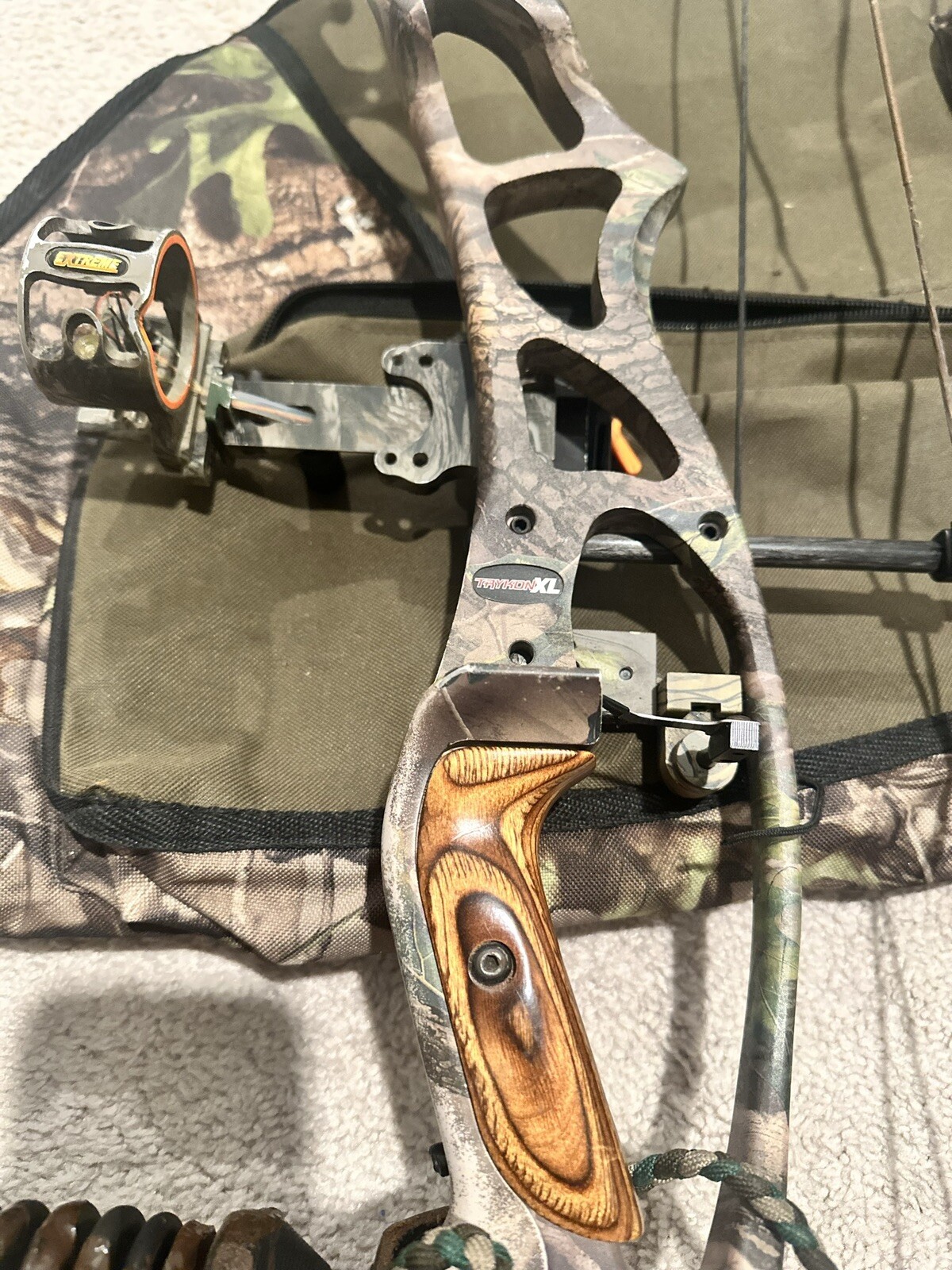 Hoyt Trykon XL XT compound bow right hand 4080 lbs eBay