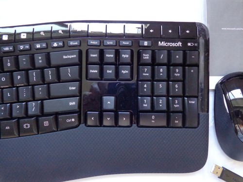 Microsoft Wireless Comfort Desktop 5050 (included mouse, keyboard, usb receiver) - Picture 5 of 12