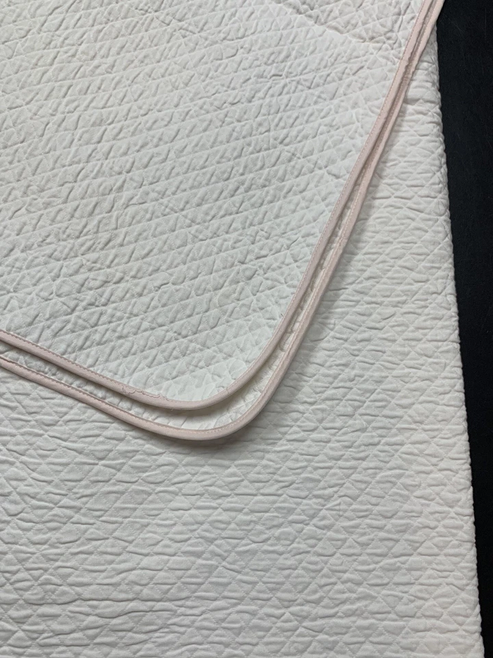 Винтажный комплект постельного белья матлассе с бриллиантами под правую руку Restoration Hardware розовый  - Изображение 3 из 4