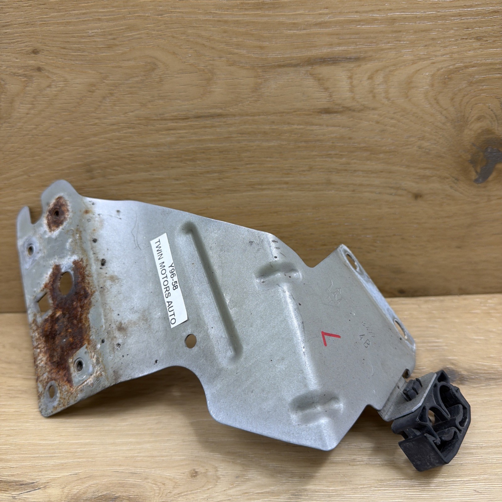 🟢2014-2021 MASERATI GHIBLI M157 FRONT LEFT FENDER LOWER SUPPORT BRACKET OEM🟢
