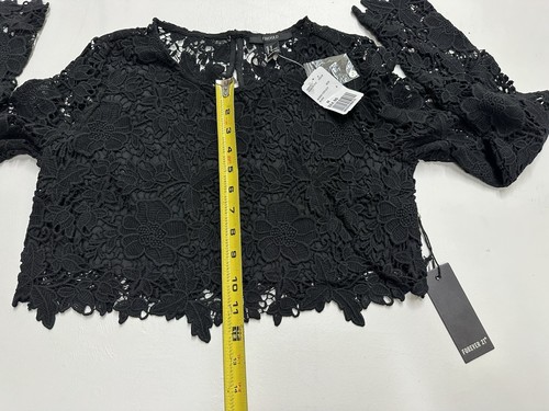 Forever 21 women size M black crochet long sleeve crop top - Picture 5 of 11