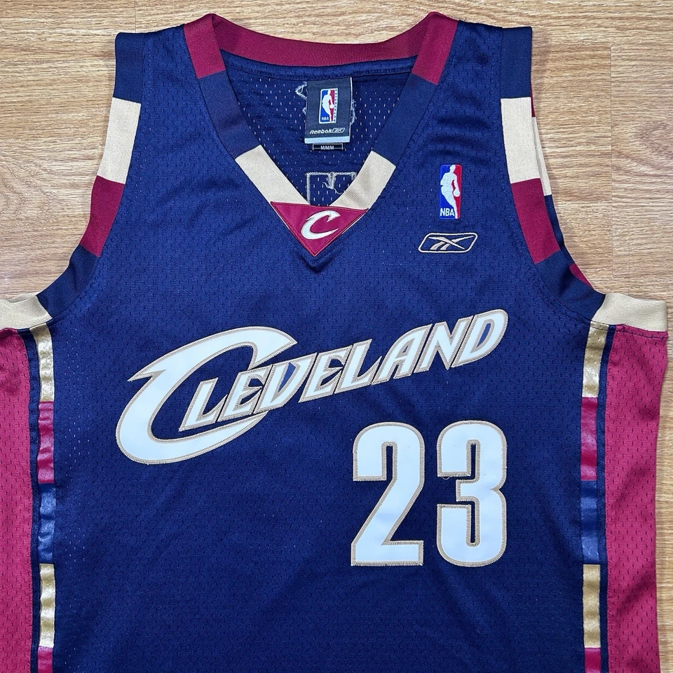 Camiseta alternativa LeBron James Cleveland Cavaliers azul marino para hombre talla M +2 vintage Foto 3 de 4