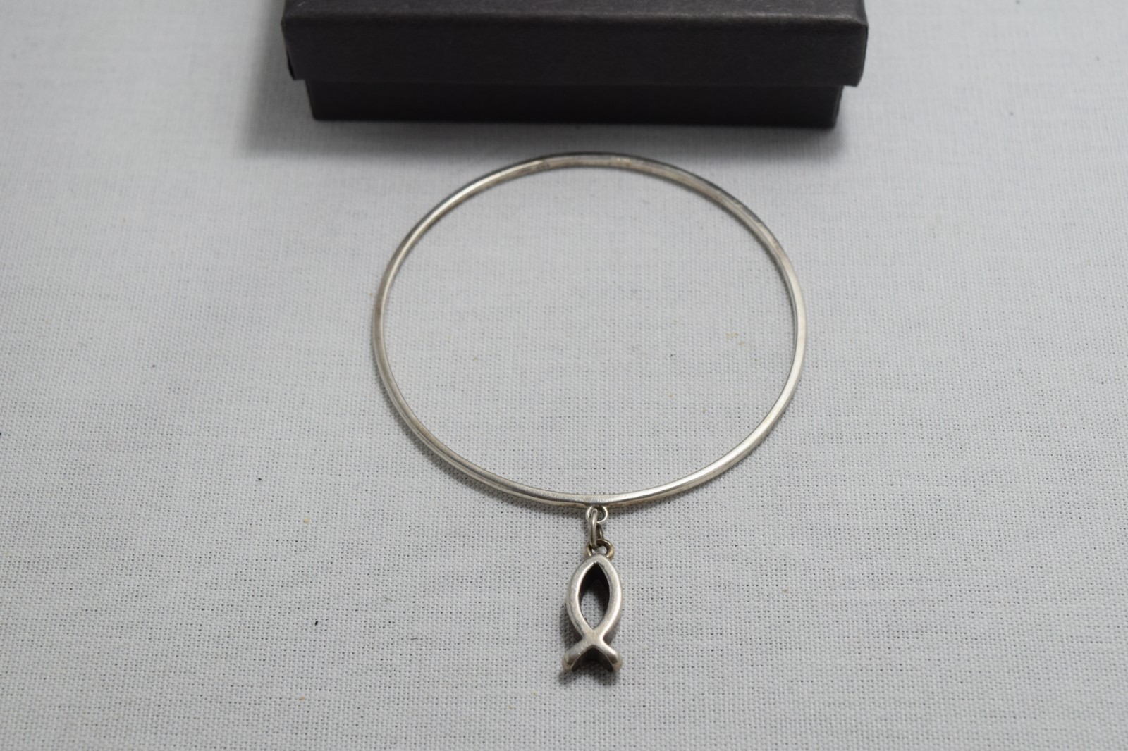 RETIRED JAMES AVERY SOLID ITHACA FISH BANGLE STER… - image 1