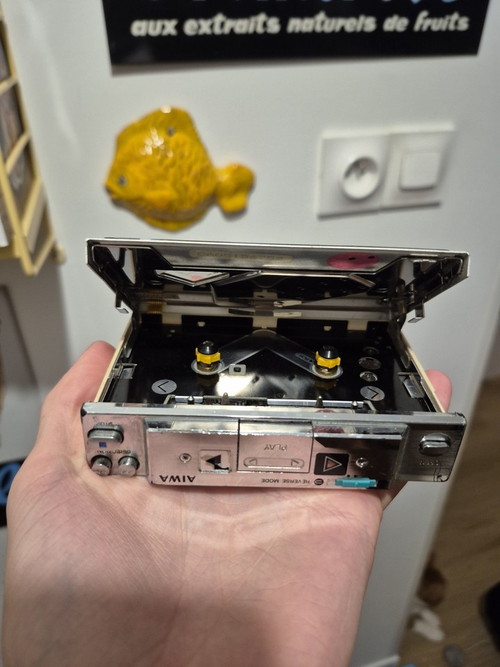 JUNK AIWA HS-R60 Cassette Boy Walkman Portable Player Vintage EUR 151,32 - FR