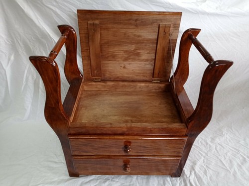 BANCO Cajonera. Barnizado color nogal. Madera maciza. Largo 60 cms. largo - Imagen 5 de 12
