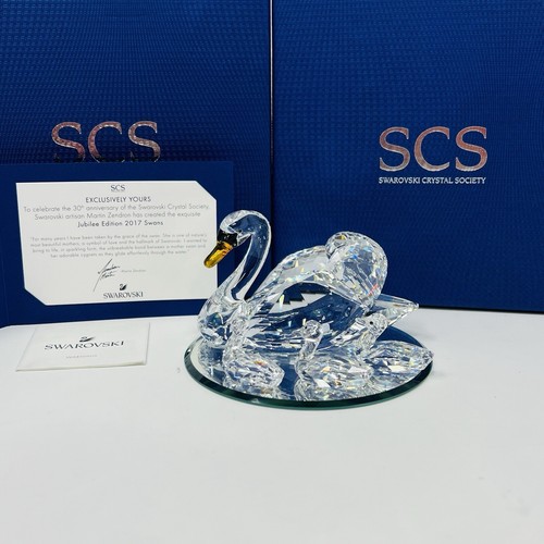 Swarovski 2017 SCS Jubilee Edition Madre del Cigno e Cigni - INSEGNA ARTISTA - 5233542 - Foto 2 di 24
