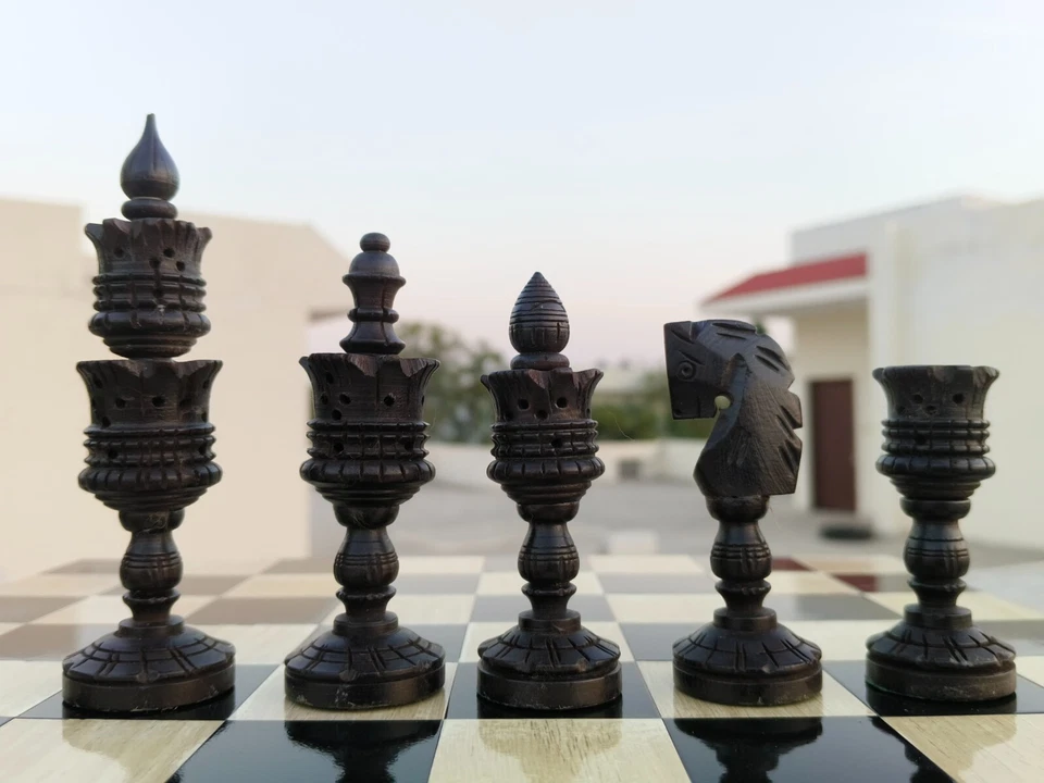 Juego de piezas de ajedrez de madera talladas a mano serie Lotus negro ebonizado, King 4,5"" pulgadas Foto 4 de 4