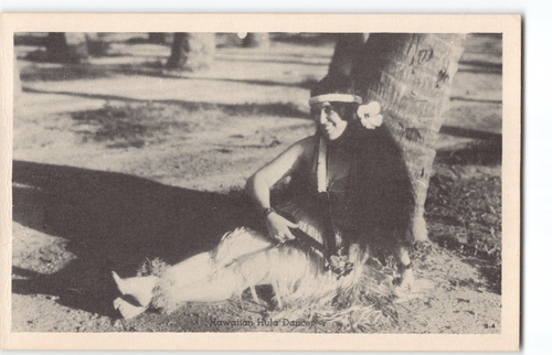 1940s Printed Hula Girl w Ukulele & Flower in Hair Hawaii Postcard -L1 - Picture 2 of 4