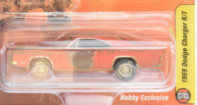 Johnny Lightning Barn Finds Orange '69 Dodge Charger R/T 1:64