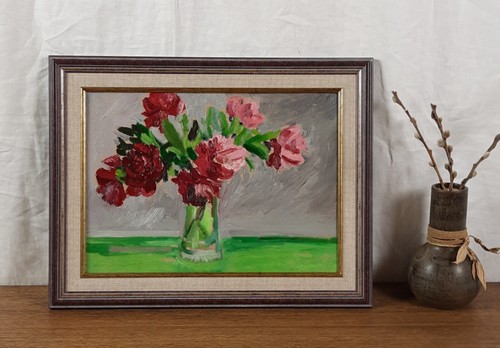 Pintura al óleo vintage de flores rosadas y rojas en florero de vidrio, bodegón floral - Imagen 2 de 11