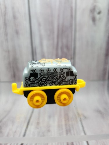 Thomas & Friends Minis - Construction Diesel 10 D-10 - 2014 Mattel Miniature Toy - Picture 3 of 7