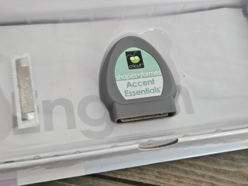 EUC - Cricut - Accent Essentials - Cartridge Booklet Overlay - Not Linked - Picture 6 of 6