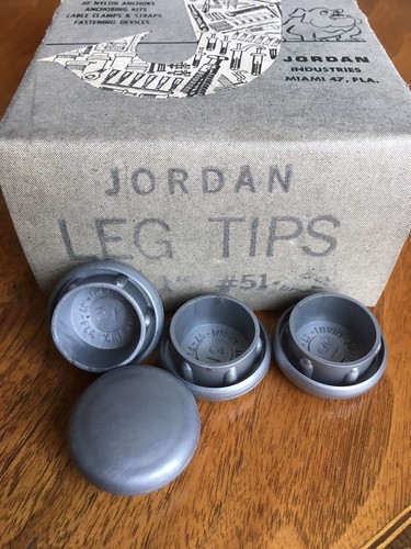 VINTAGE 1940 NEW OLD STOCK Set Of 4 Jordan #51 Leg Furniture Leg Tips 1" - Afbeelding 1 van 4