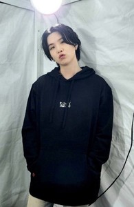 新品　US限定　D-DAYツアー フーディXL パーカー　SUGA ユンギ Suga Hoodie | eBay