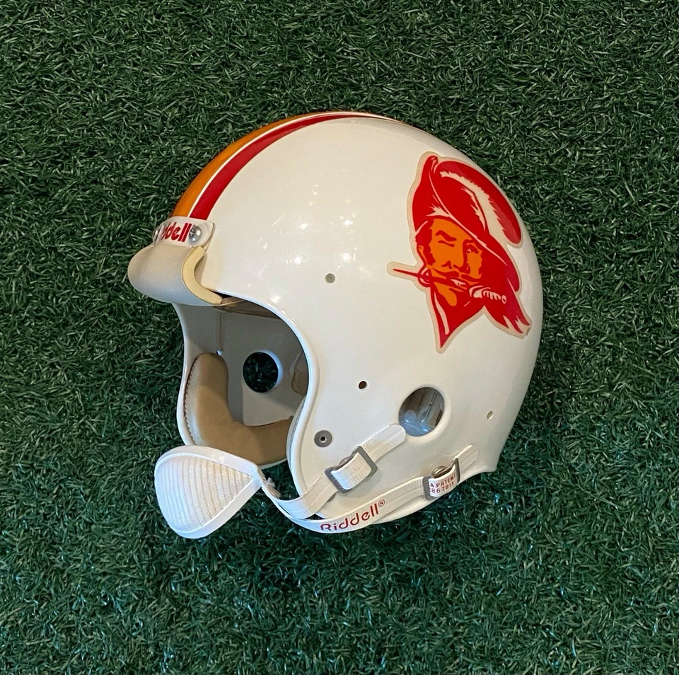 1977 TAMPA BAY BUCCANEERS 游戏头盔 RIDDELL MICROFIT 型号 - 大号 — 第 2/4 张图片