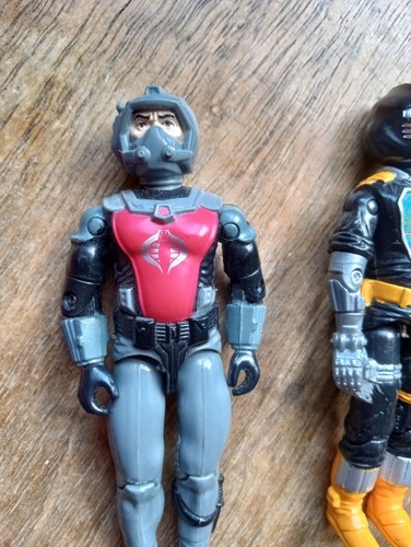 GI Joe Cobra Elite Troopers BATS-CRIMSON GUARD- FROGMAN EELS AFs completo come nuovo - Foto 11 di 24