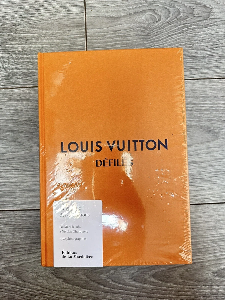 Livre LOUIS VUITTON DÉFILÉ. livre de collection