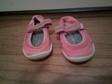 Toddler Girls Water Shoes Size 5/6