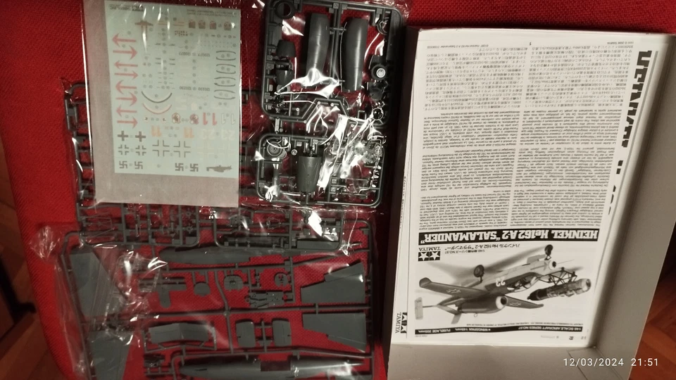 Tamiya 61097 Heinkel He162 A-2 "Salamander" Kit Montaggio 1/48 - Immagine 2 di 2