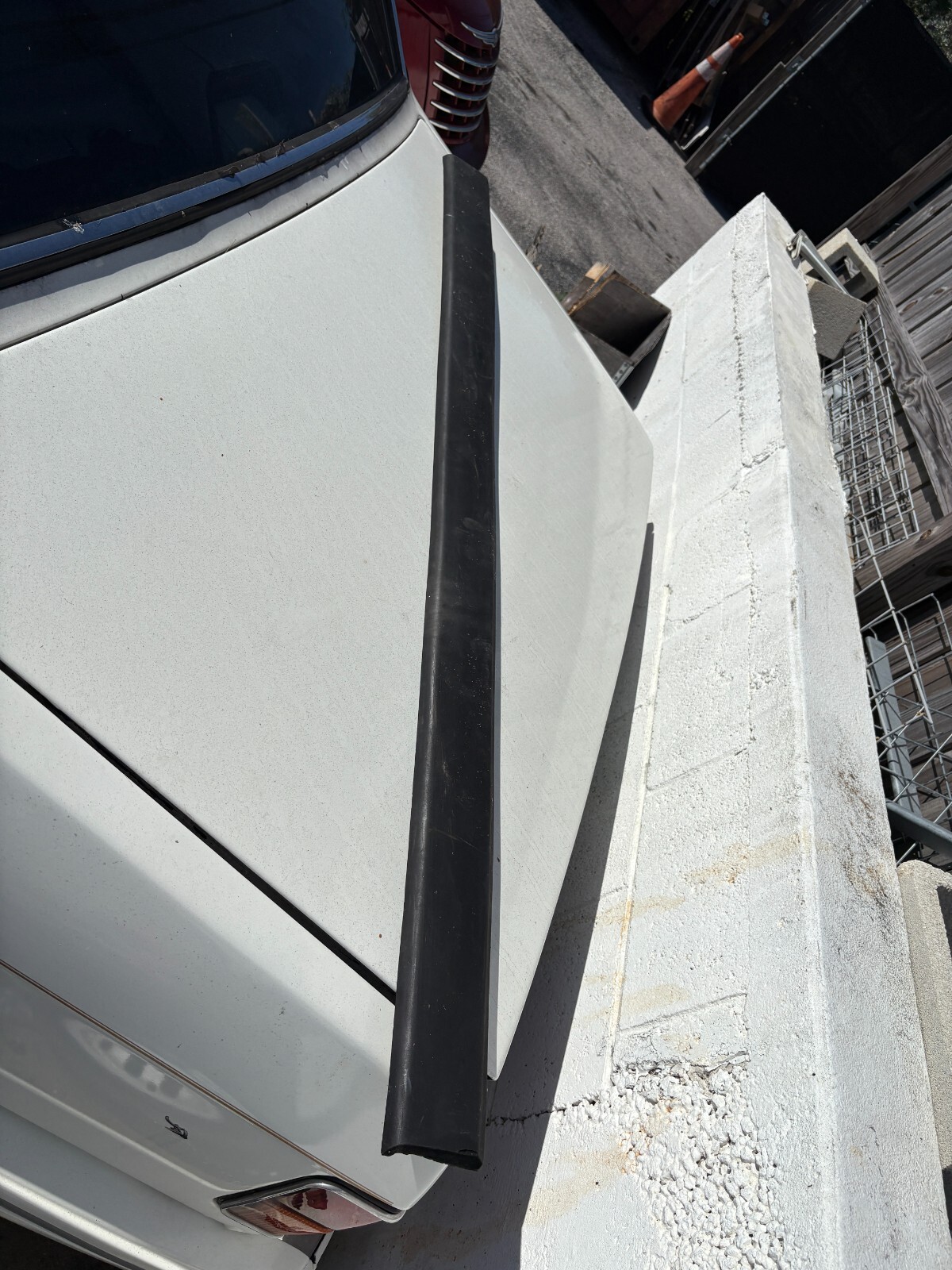ROLLS ROYCE   SILVER SHADOW  FRONT REAR BUMPER RUBBER INSERT  UR19966   73 TO 80